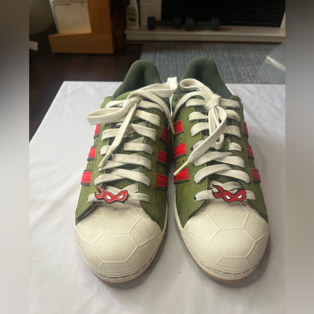 Adidas Superstar x TMNT. Size 8